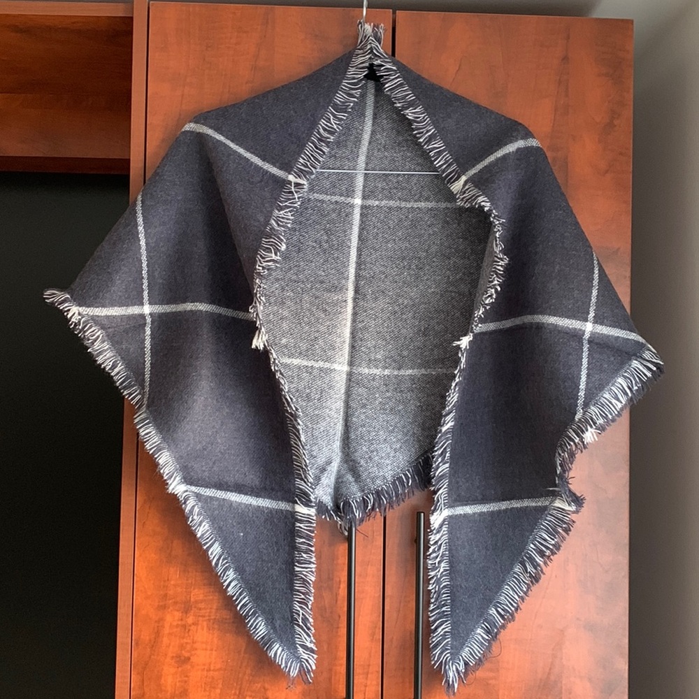 NWOT Shawl